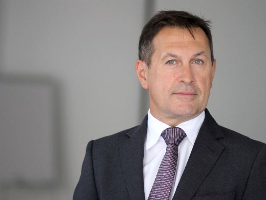 Biomethan ist mehr als eine Brückentechnologie: Die Förderung von BioCNG/BioLNG zur Dekarbonisierung des Güterverkehrs gehört in den langfristigen Maßnahmenkatalog des Bundesverkehrsministers Biomethan ist mehr als eine Brückentechnologie: Die Förderung von BioCNG/BioLNG zur Dekarbonisierung des Güterverkehrs gehört in den langfristigen Maßnahmenkatalog des Bundesverkehrsministers